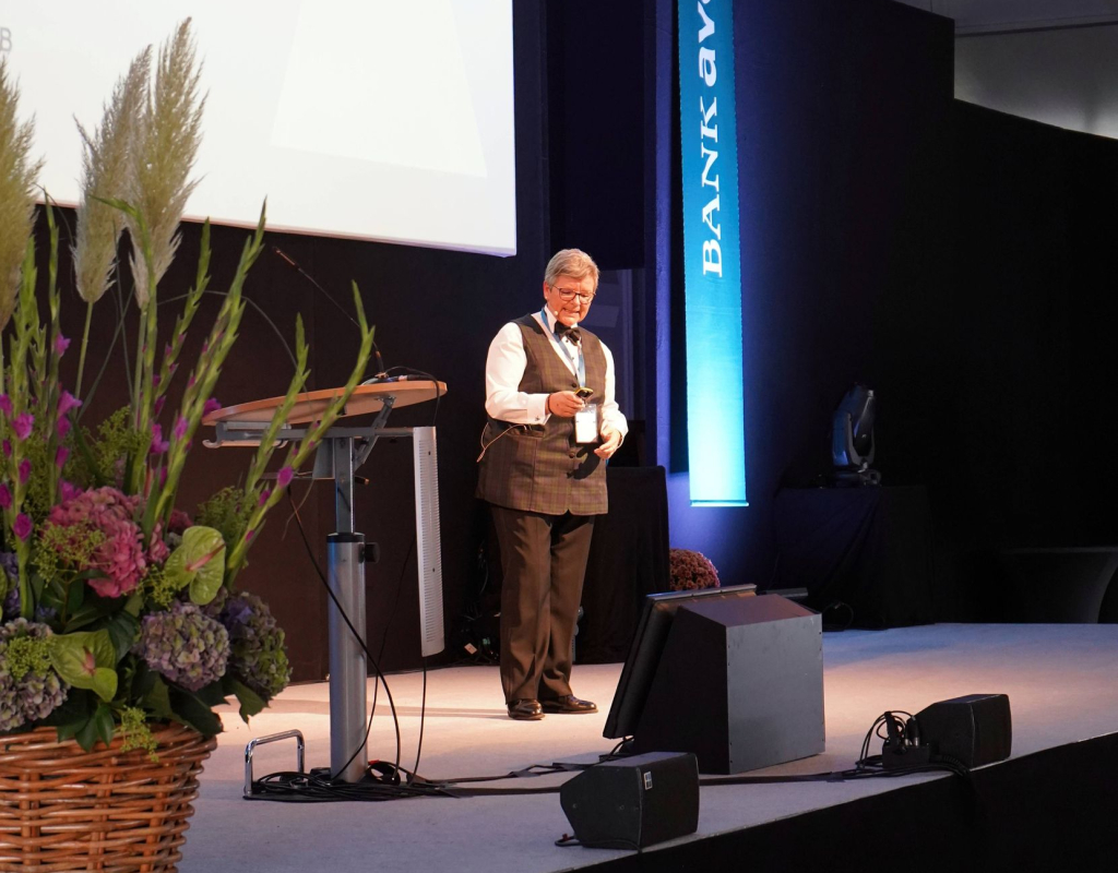 Bild https://www.zuerioberland.ch/app/uploads/12_kmu_forum-1024x800.jpg