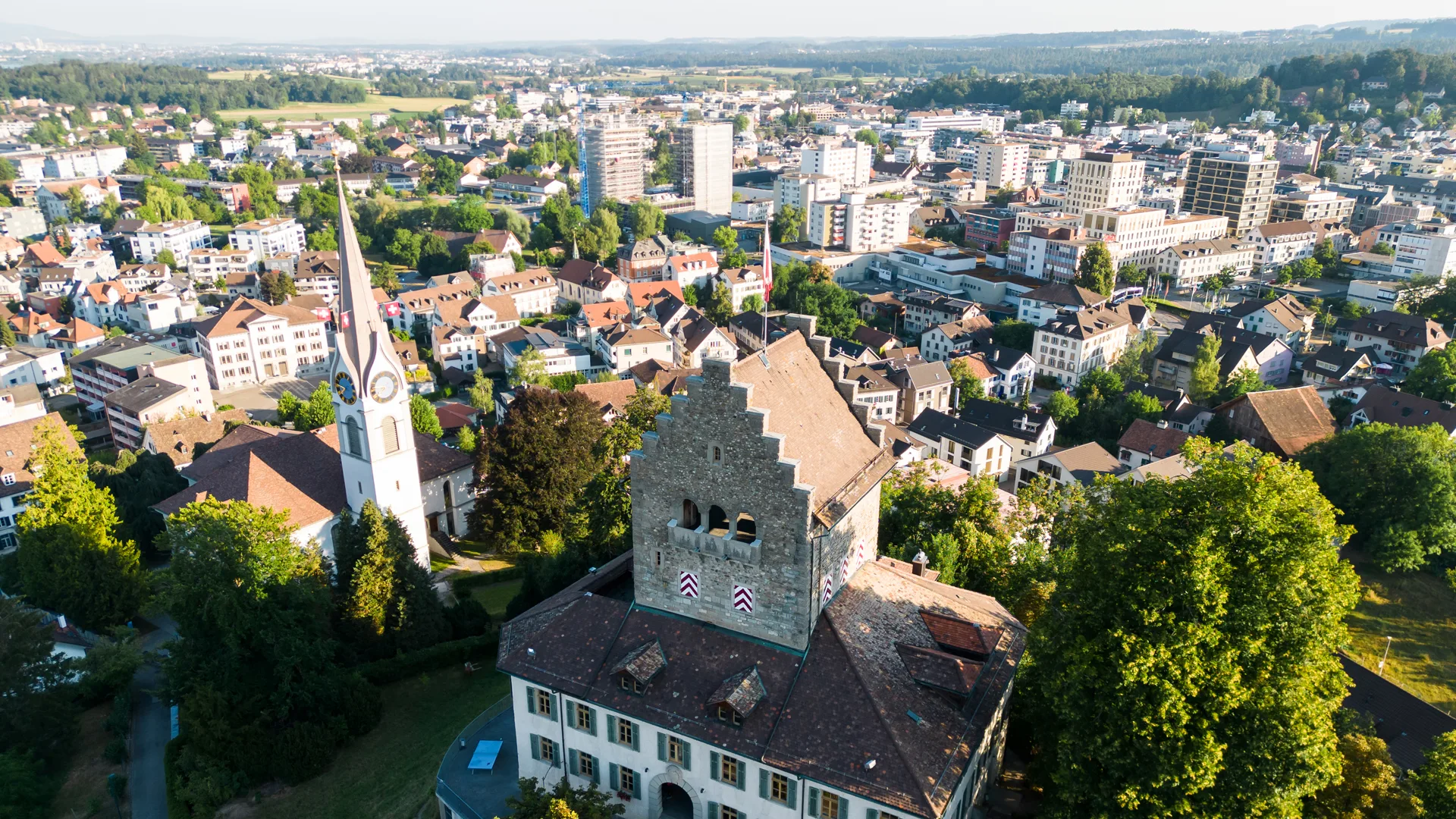 Burg Uster mit Blick auf die Stadt
