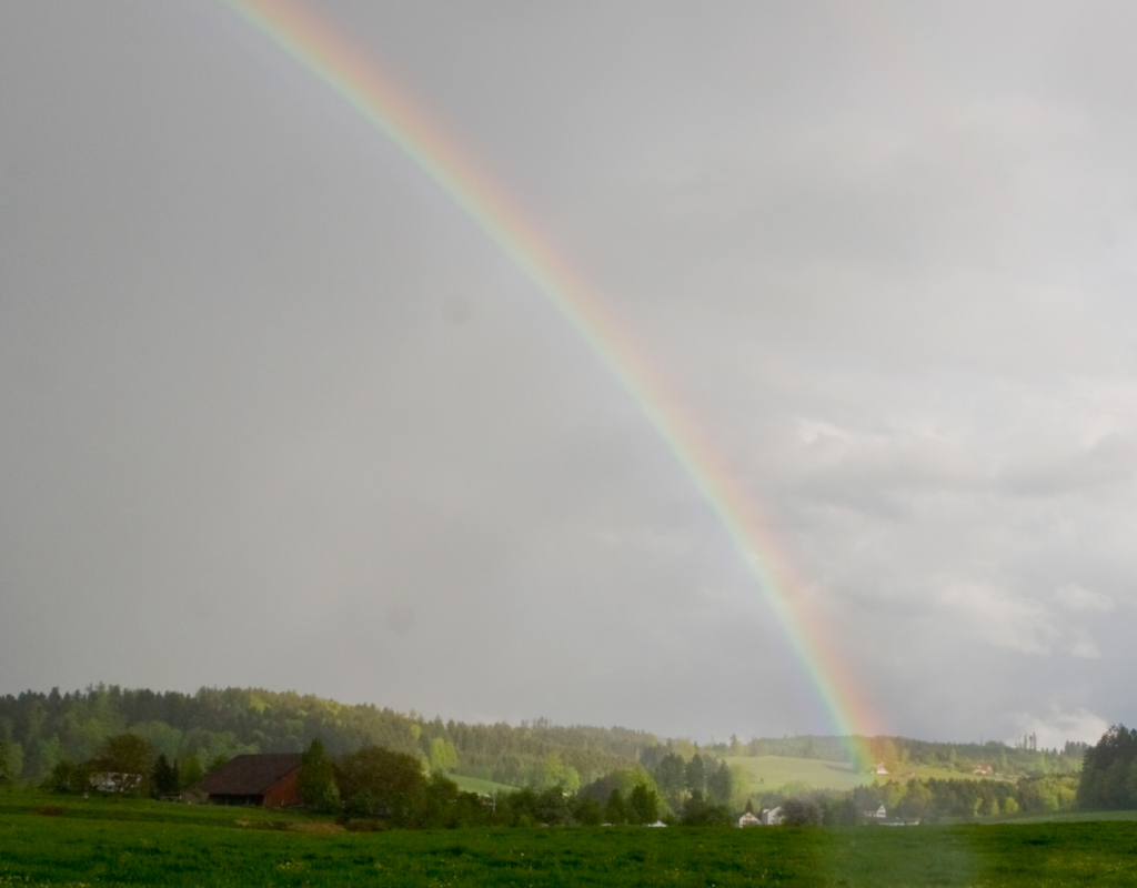 Bild https://www.zuerioberland.ch/app/uploads/hittnau_regenbogen_1920x1080-1024x800.jpg