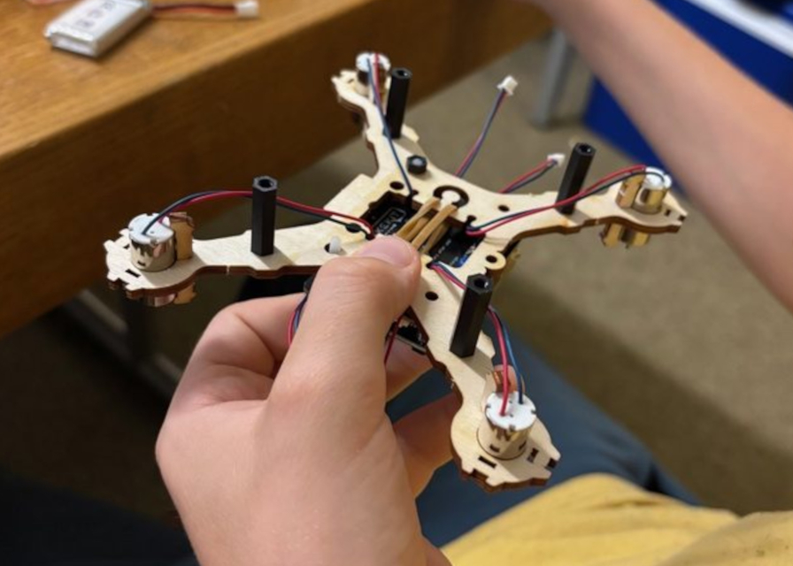Tüftelwerkstatt MINT-Workshops Drohne bauen