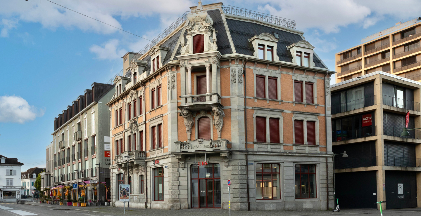 Gebäude der UBS Geschäftsstelle in Uster im Zürcher Oberland