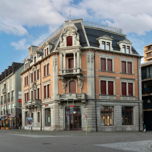 Gebäude der UBS Geschäftsstelle in Uster im Zürcher Oberland